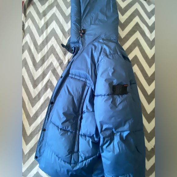 Worn less than 10 times, very warm and comfortable. - Picture 3 of 5